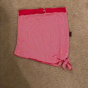 Off the shoulder, crop top